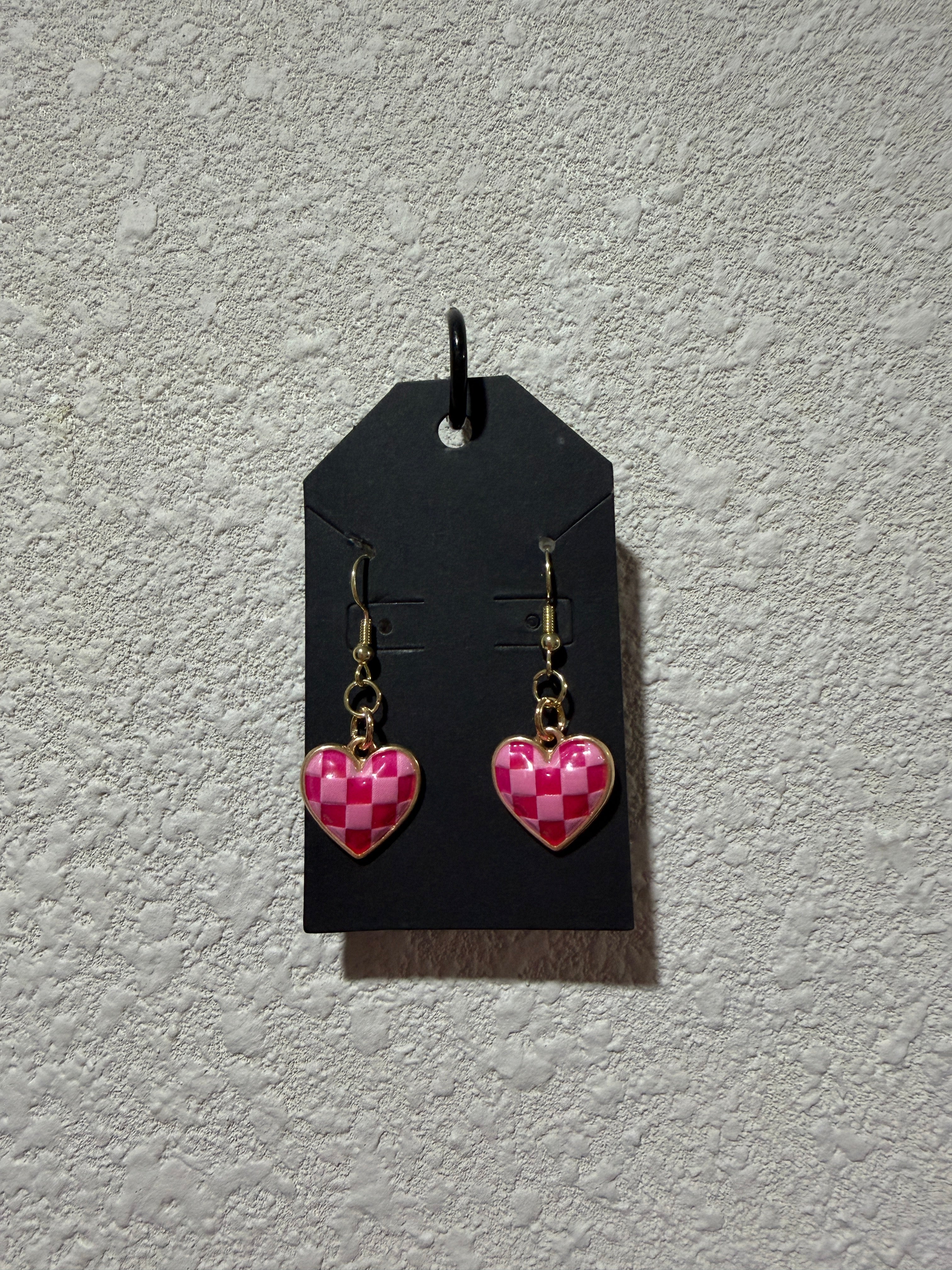 Checkered heart earrings