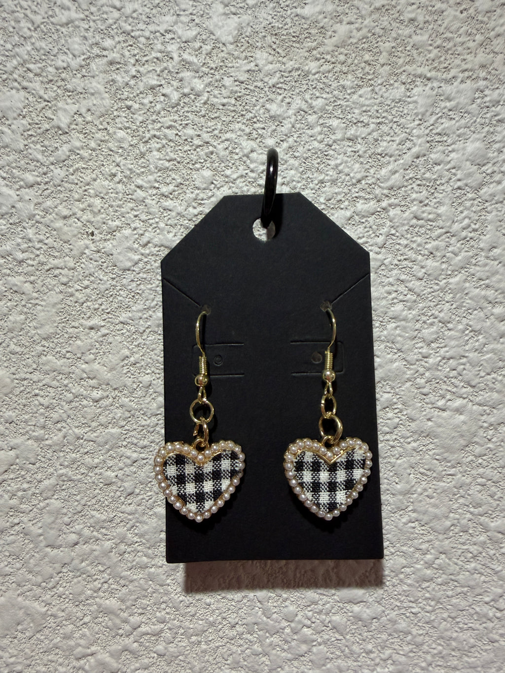 Checkered pearl heart earrings