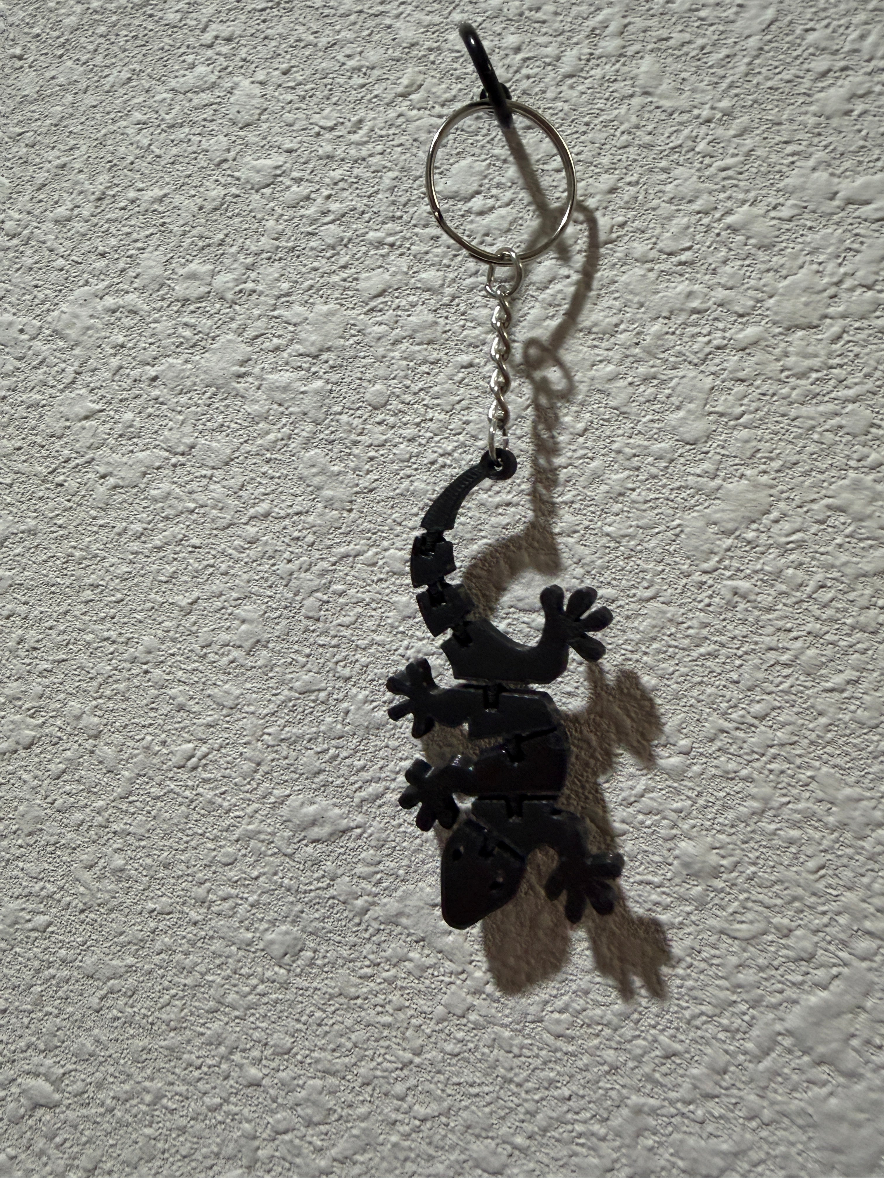 Flexi lizard keychain